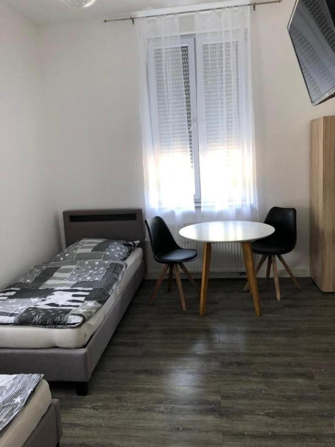 Godorfer Burg Monteuer Zimmer Wesseling Exteriör bild